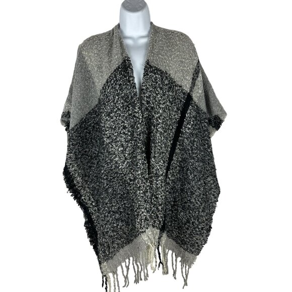 Accessories - Cozy Knit Poncho Shawl With Fringe Hem Gray & Black One Size Fits All